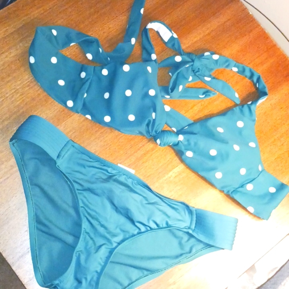 Dark green swimwear